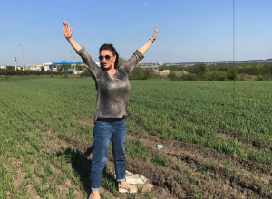 Сексуальную артистку Анну Семенович укачало на воронежской трассе Сексуальную артистку Анну Семенович укачало на воронежской трассе