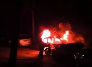 На воронежской «Девятке» ночью сгорел автомобиль «Нива» На воронежской «Девятке» ночью сгорел автомобиль «Нива»