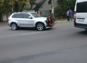 Голодный BMW X5 «насадил» на капот часть Daewoo Matiz в Воронеже Голодный BMW X5 «насадил» на капот часть Daewoo Matiz в Воронеже