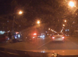В Воронеже последствия наезда машины на пешеходов сняли на видео В Воронеже последствия наезда машины на пешеходов сняли на видео