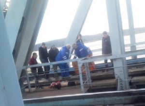 Рыбак погиб от удара током на железнодорожном мосту в Воронеже Рыбак погиб от удара током на железнодорожном мосту в Воронеже