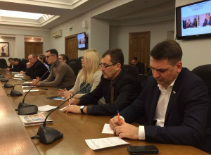 На воронежском клубе политологов показали Гордеева и Гусева - наоборот На воронежском клубе политологов показали Гордеева и Гусева - наоборот
