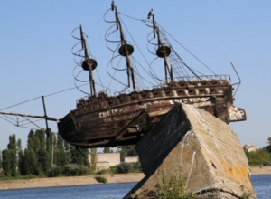 Памятник баркалону «Меркурий» в Воронеже могут отправить на реставрацию Памятник баркалону «Меркурий» в Воронеже могут отправить на реставрацию