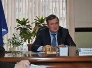 Замешанный в захвате воронежского катка депутат Чистяков срубил почти 8 млн Замешанный в захвате воронежского катка депутат Чистяков срубил почти 8 млн