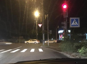 В Воронеже нашли столб, провоцирующий пробки на Московском проспекте В Воронеже нашли столб, провоцирующий пробки на Московском проспекте