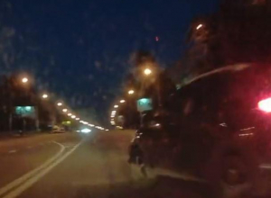 Момент ДТП с пьяным водителем внедорожника попал на видео в Воронеже Момент ДТП с пьяным водителем внедорожника попал на видео в Воронеже