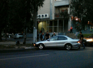 На юго-западе Воронежа иномарка не вписалась в поворот и влетела столб На юго-западе Воронежа иномарка не вписалась в поворот и влетела столб