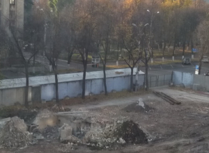 Воронежцы обвинили в отсутствии воды рабочих на бывшем доме «под тряпкой» Воронежцы обвинили в отсутствии воды рабочих на бывшем доме «под тряпкой»