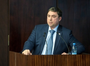 Максим Увайдов заявил, что уводит «Бутурлиновский ЛВЗ» от структур Глеба Фетисова Максим Увайдов заявил, что уводит «Бутурлиновский ЛВЗ» от структур Глеба Фетисова