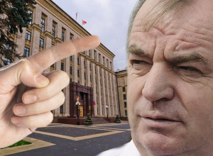 Лёгким увольнением Владимир Чернышов может не отделаться, - источник в воронежском правительстве Лёгким увольнением Владимир Чернышов может не отделаться, - источник в воронежском правительстве