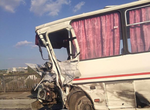 Водитель микроавтобуса умер в больнице после столкновения с ПАЗ в Воронежской области Водитель микроавтобуса умер в больнице после столкновения с ПАЗ в Воронежской области