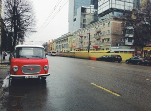 Воронежцы восхитились винтажным «BARKAS» около ЦУМа Воронежцы восхитились винтажным «BARKAS» около ЦУМа