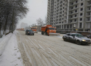 На борьбу с последствиями снегопада в Воронеже выехали коммунальщики На борьбу с последствиями снегопада в Воронеже выехали коммунальщики