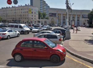 Власти Воронежа на 2 дня запретили парковаться у Кольцовского сквера Власти Воронежа на 2 дня запретили парковаться у Кольцовского сквера
