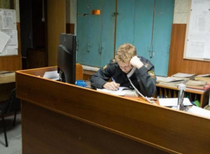 Пьяный воронежец ударом ноги сломал руку полицейскому Пьяный воронежец ударом ноги сломал руку полицейскому