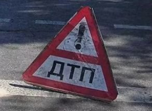 В Воронежской области иномарка влетела в микроавтобус: двое пострадавших В Воронежской области иномарка влетела в микроавтобус: двое пострадавших