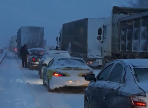 Состояние платной трассы в метель разозлило воронежцев Состояние платной трассы в метель разозлило воронежцев