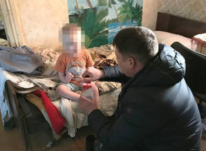 В Воронежской области раздетого 2-летнего малыша спас офицер Росгвардии В Воронежской области раздетого 2-летнего малыша спас офицер Росгвардии