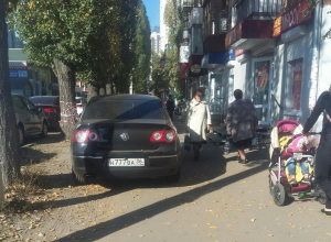 Автохама с блатными номерами воронежцы назвали быдлом и гопником Автохама с блатными номерами воронежцы назвали быдлом и гопником
