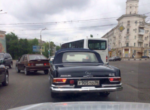 Автомобилистов восхитил шикарный Mercedes за 12 миллионов рублей на дорогах Воронежа Автомобилистов восхитил шикарный Mercedes за 12 миллионов рублей на дорогах Воронежа
