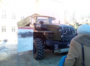 Воронежцы приняли выставку военной техники за ее распродажу Воронежцы приняли выставку военной техники за ее распродажу