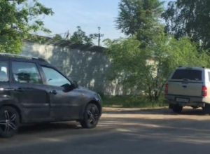 Кавалькада спешащих автомобилистов попала на видео в Воронеже Кавалькада спешащих автомобилистов попала на видео в Воронеже
