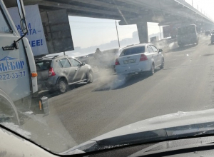 Воронежских автомобилистов взбесил дырявый Северный мост Воронежских автомобилистов взбесил дырявый Северный мост