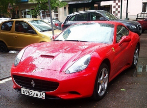 На парковке в Воронеже сфотографировали Ferrari за 16 млн рублей На парковке в Воронеже сфотографировали Ferrari за 16 млн рублей