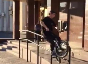 Московский BMX-райдер потроллил чиновников в Воронеже Московский BMX-райдер потроллил чиновников в Воронеже