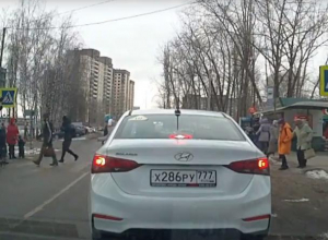 В Воронеже повышенную концентрацию «идиотов» на дороге сняли на видео В Воронеже повышенную концентрацию «идиотов» на дороге сняли на видео