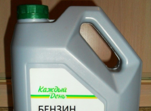 Продажу дешевого бензина в «Ашане» предрекли воронежские водители Продажу дешевого бензина в «Ашане» предрекли воронежские водители