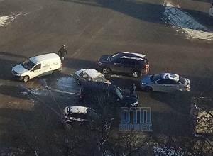 Массовая авария спровоцировала пробку на Левом берегу Воронежа Массовая авария спровоцировала пробку на Левом берегу Воронежа