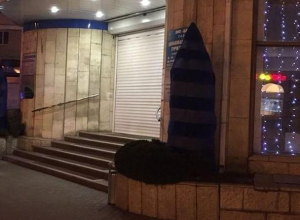 Воронежцы разглядели фаллический символ в «подозрительных кустиках» Воронежцы разглядели фаллический символ в «подозрительных кустиках»