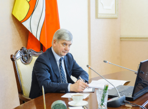 Александр Гусев назвал воронежцев неравнодушными к судьбе Родины Александр Гусев назвал воронежцев неравнодушными к судьбе Родины