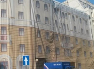 Воронежский «дом под тряпкой» на площади Ленина пойдет под снос Воронежский «дом под тряпкой» на площади Ленина пойдет под снос