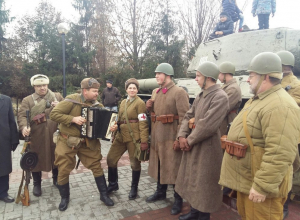 В Воронеже состоялась реконструкция легендарного парада 7 ноября 1941 года В Воронеже состоялась реконструкция легендарного парада 7 ноября 1941 года