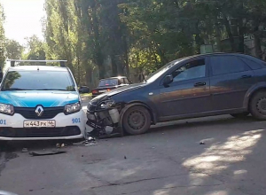 Воронеж встал в огромной пробке из-за аварии с автомобилем ГБР Воронеж встал в огромной пробке из-за аварии с автомобилем ГБР