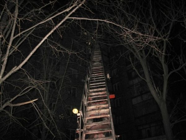 На ночном пожаре в самом центре Воронежа эвакуировали 10 человек На ночном пожаре в самом центре Воронежа эвакуировали 10 человек
