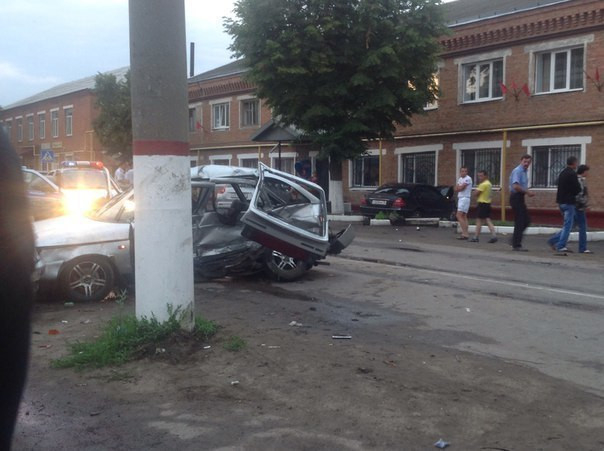 Воронежец отсудил миллион рублей у водителя Mercedes за смерть сына в ДТП Воронежец отсудил миллион рублей у водителя Mercedes за смерть сына в ДТП