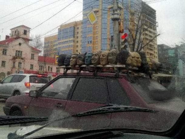 В Воронеже сфотографировали машину «охотника за головами» с трофеями В Воронеже сфотографировали машину «охотника за головами» с трофеями