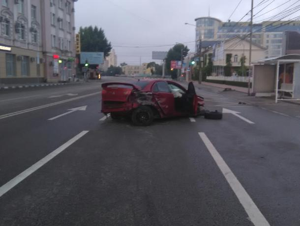 Стали известны подробности жуткого ДТП после ночных гонок в Воронеже Стали известны подробности жуткого ДТП после ночных гонок в Воронеже