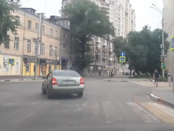Серьезное нарушение ПДД в Воронеже оправдали женским полом Серьезное нарушение ПДД в Воронеже оправдали женским полом