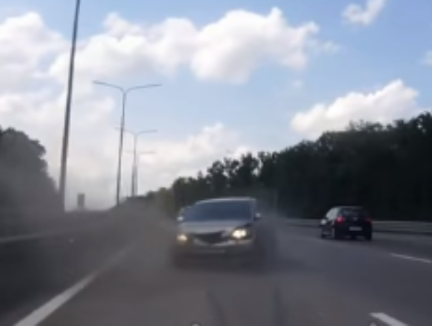 Мгновенная карма настигла непутевого стритрейсира на Mazda под Воронежем Мгновенная карма настигла непутевого стритрейсира на Mazda под Воронежем