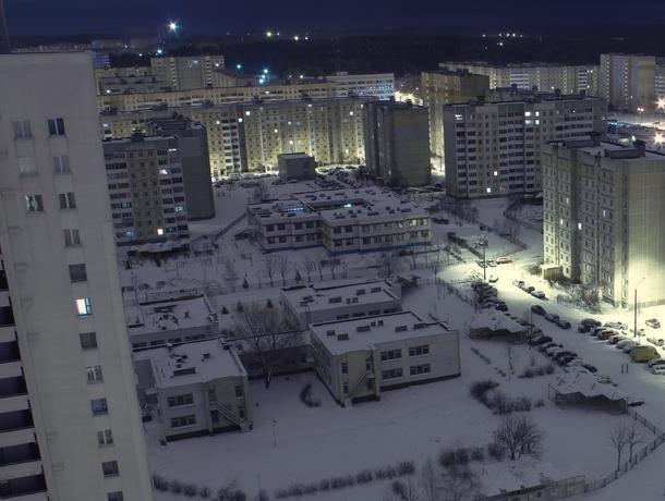 В Воронеже школьница выжила после падения с крыши девятиэтажки, делая селфи В Воронеже школьница выжила после падения с крыши девятиэтажки, делая селфи