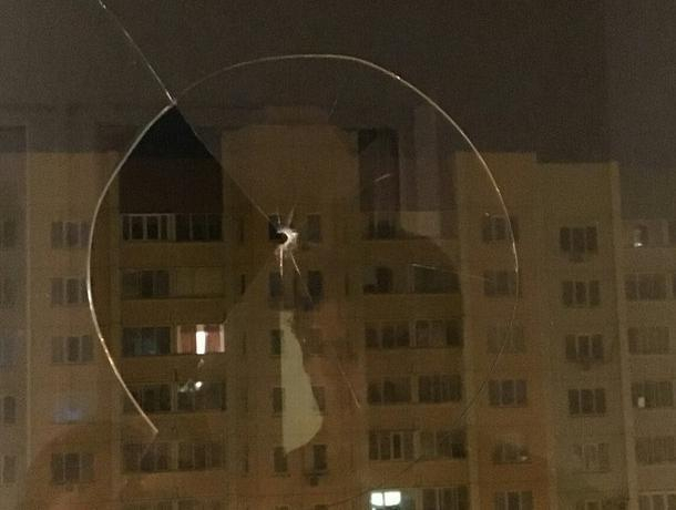 Воронежский ночной стрелок напугал жителей многоэтажки Воронежский ночной стрелок напугал жителей многоэтажки