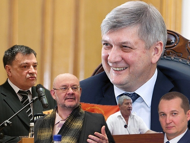 Первые кандидаты в воронежские губернаторы подали документы в избирком Первые кандидаты в воронежские губернаторы подали документы в избирком