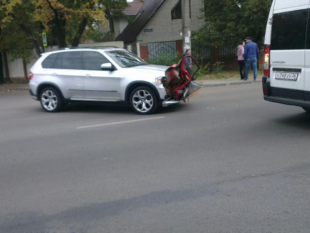 Голодный BMW X5 «насадил» на капот часть Daewoo Matiz в Воронеже Голодный BMW X5 «насадил» на капот часть Daewoo Matiz в Воронеже