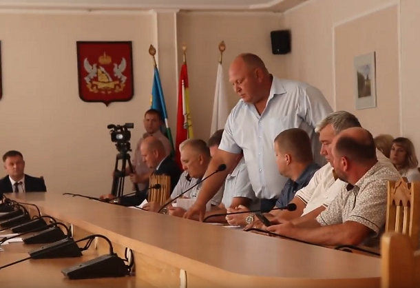 Россошанский депутат оскорбился на провокацию районки РИА «Воронеж» Россошанский депутат оскорбился на провокацию районки РИА «Воронеж»