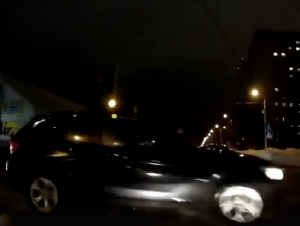 Момент ДТП с BMW X5 от первого лица попал на видео в Воронеже Момент ДТП с BMW X5 от первого лица попал на видео в Воронеже