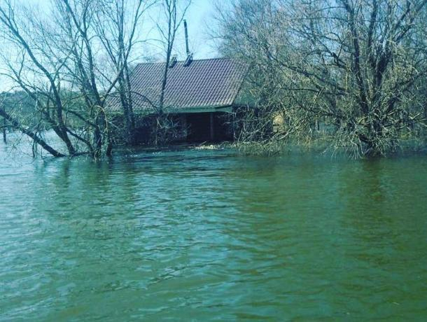 Воронежцы сообщают еще об одном затопленном поселке Воронежцы сообщают еще об одном затопленном поселке